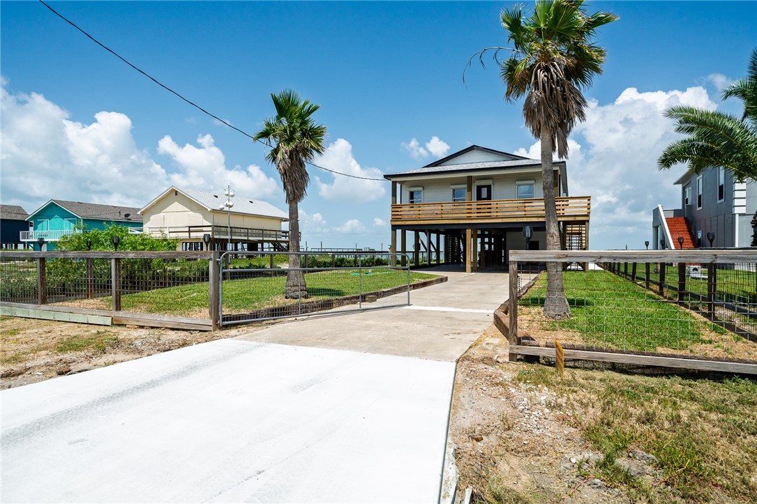 45 Belaire Dr Property Photo 3