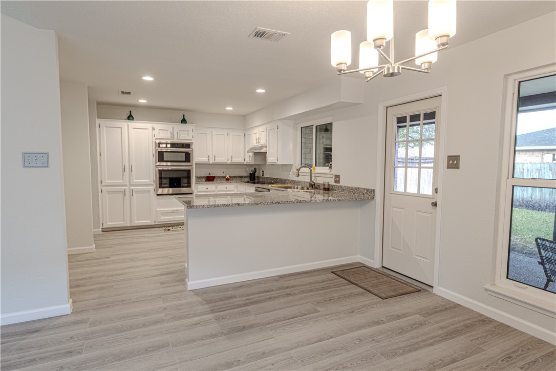 4126 Crenshaw Dr Property Photo 4