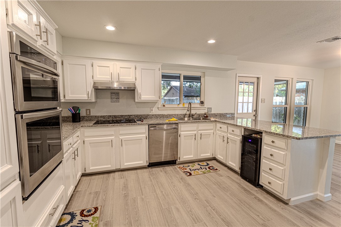 4126 Crenshaw Dr Property Photo 6