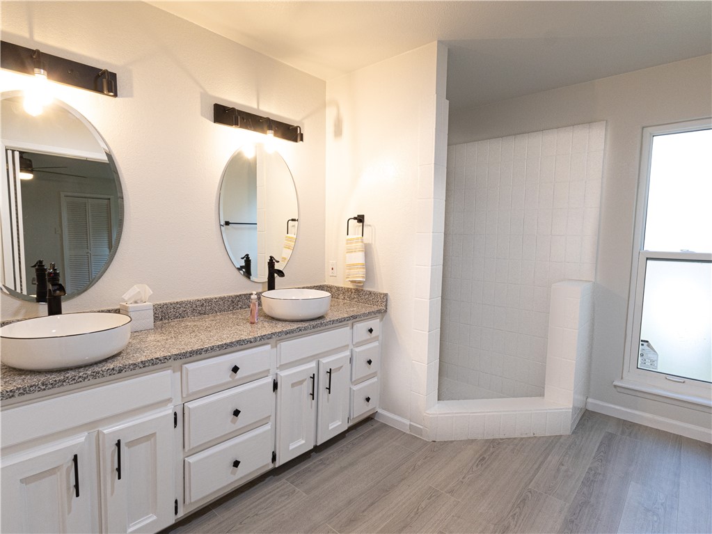 4126 Crenshaw Dr Property Photo 9