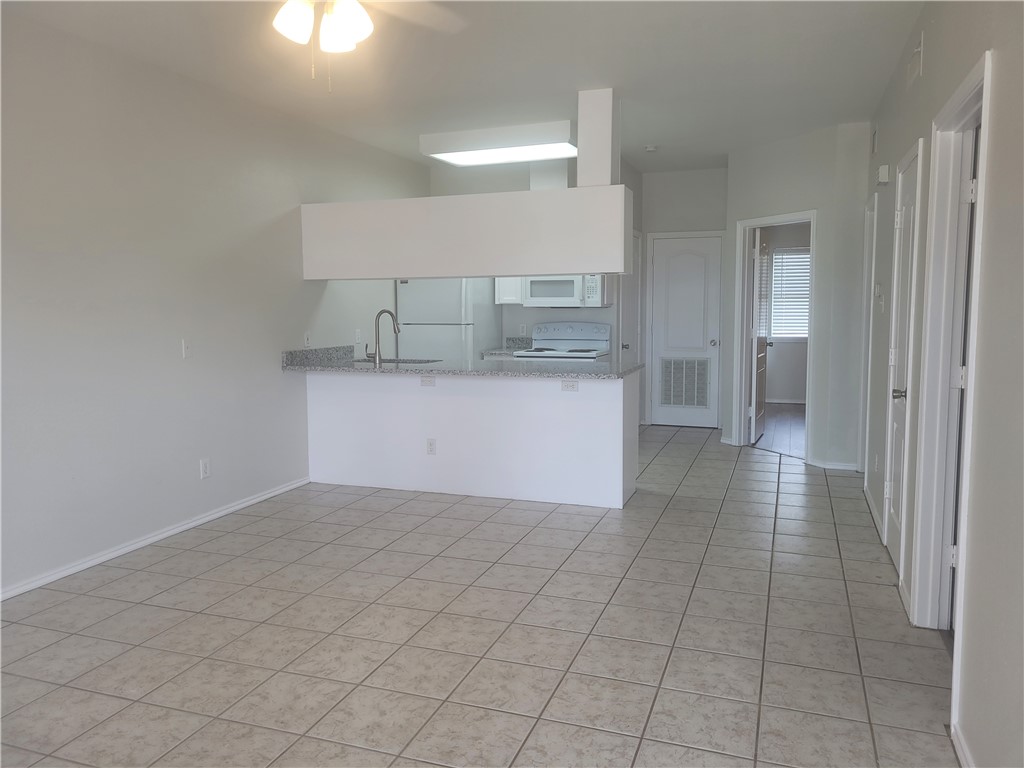 13958 Fortuna Bay Dr E Property Photo 2