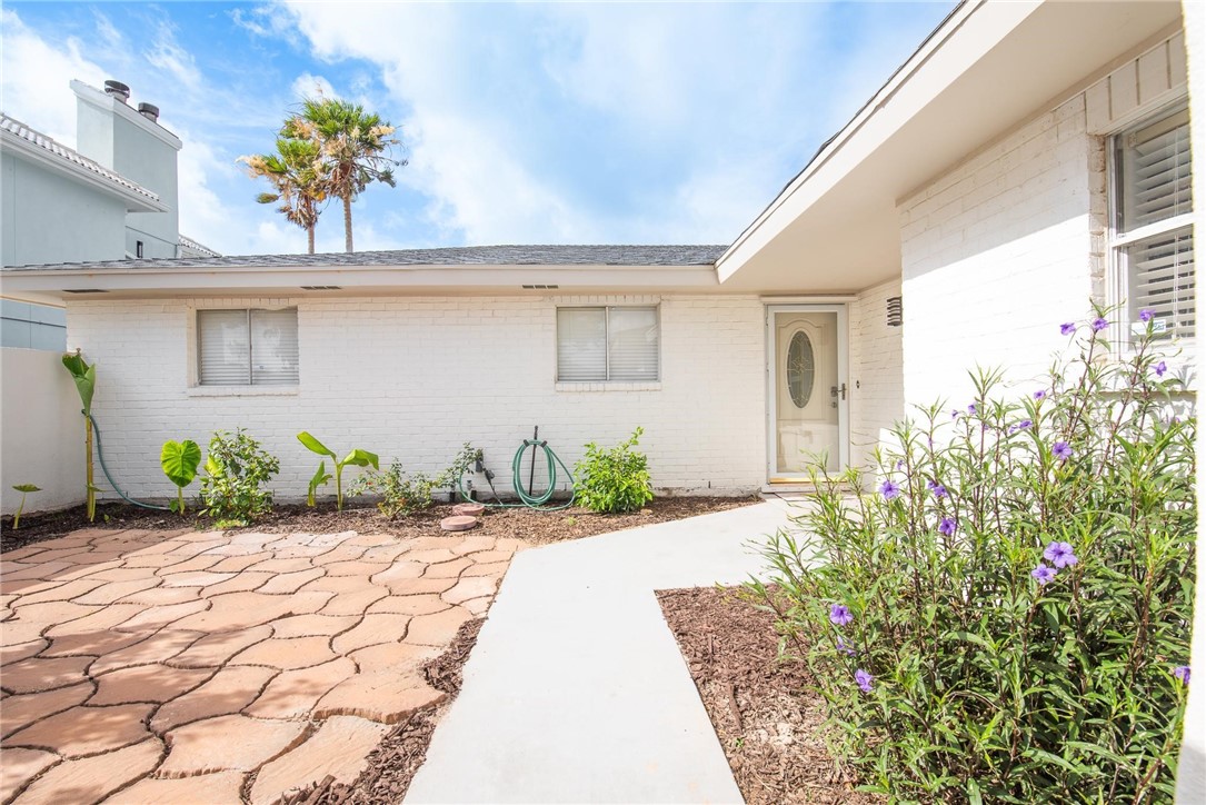 13765 Eaglesnest Bay Dr Property Photo 6