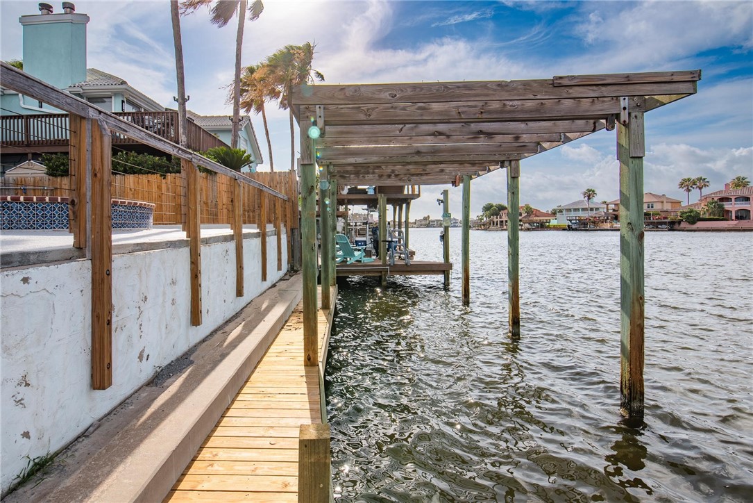 13765 Eaglesnest Bay Dr Property Photo 35