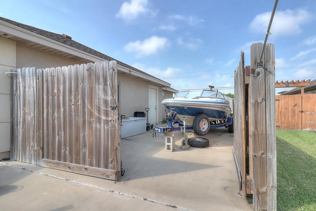 7326 Aborigine St Property Photo 36