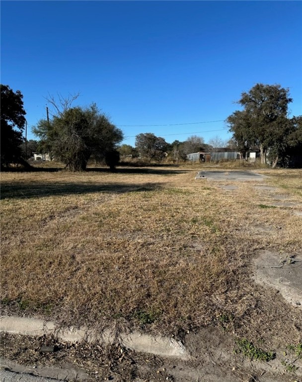 306 W Huisache Ave Property Photo 1
