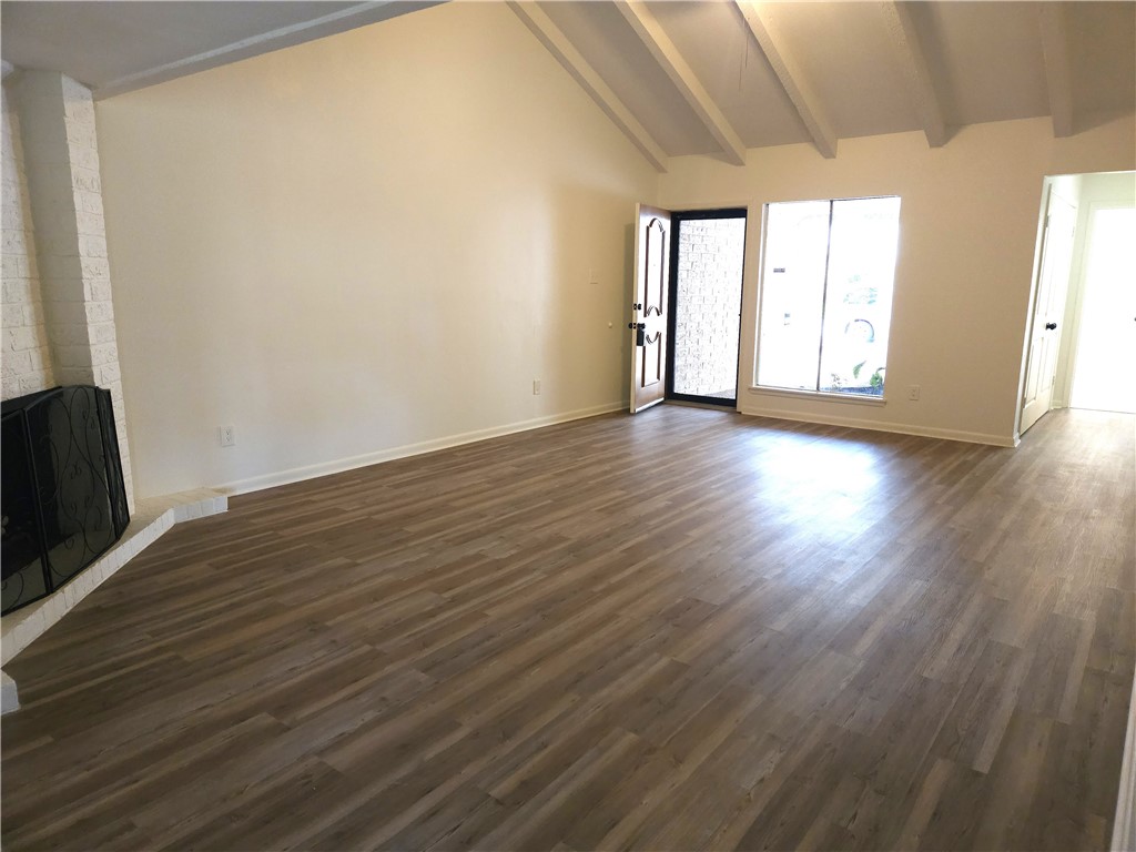 5009 Wingfoot Ln Property Photo 3
