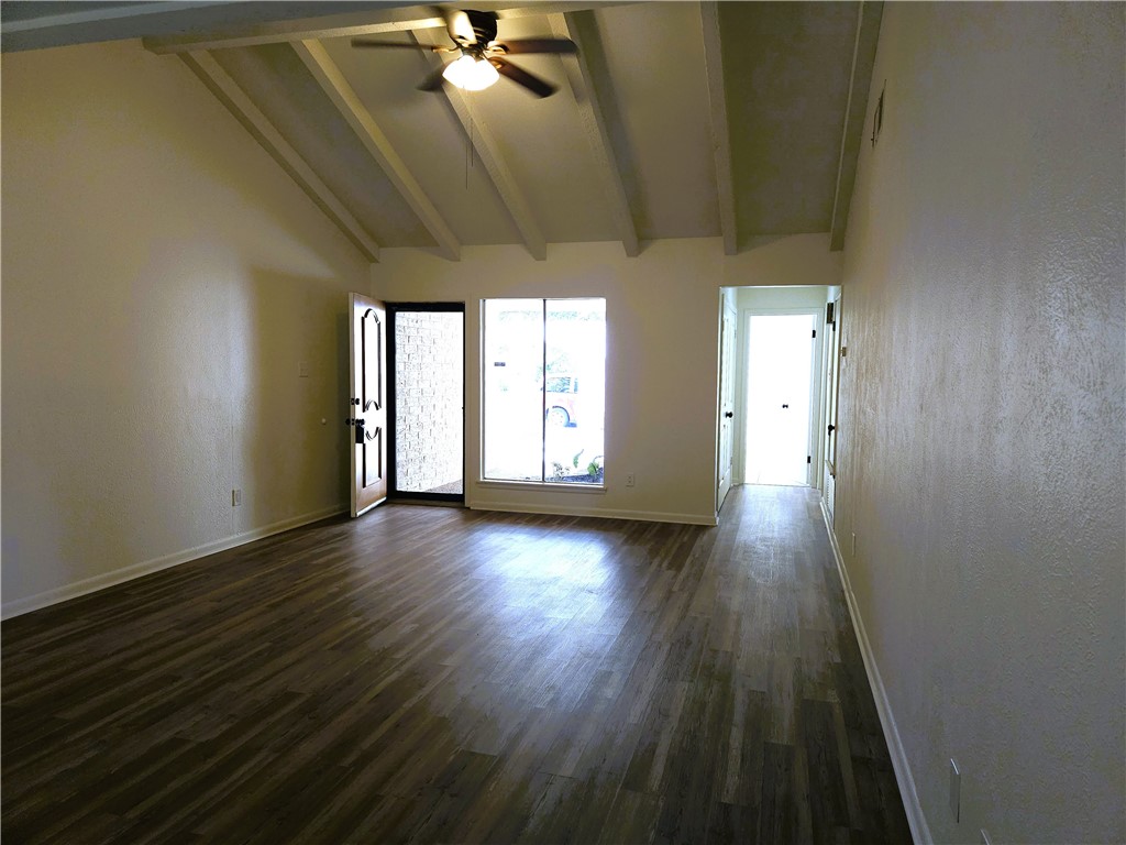 5009 Wingfoot Ln Property Photo 5
