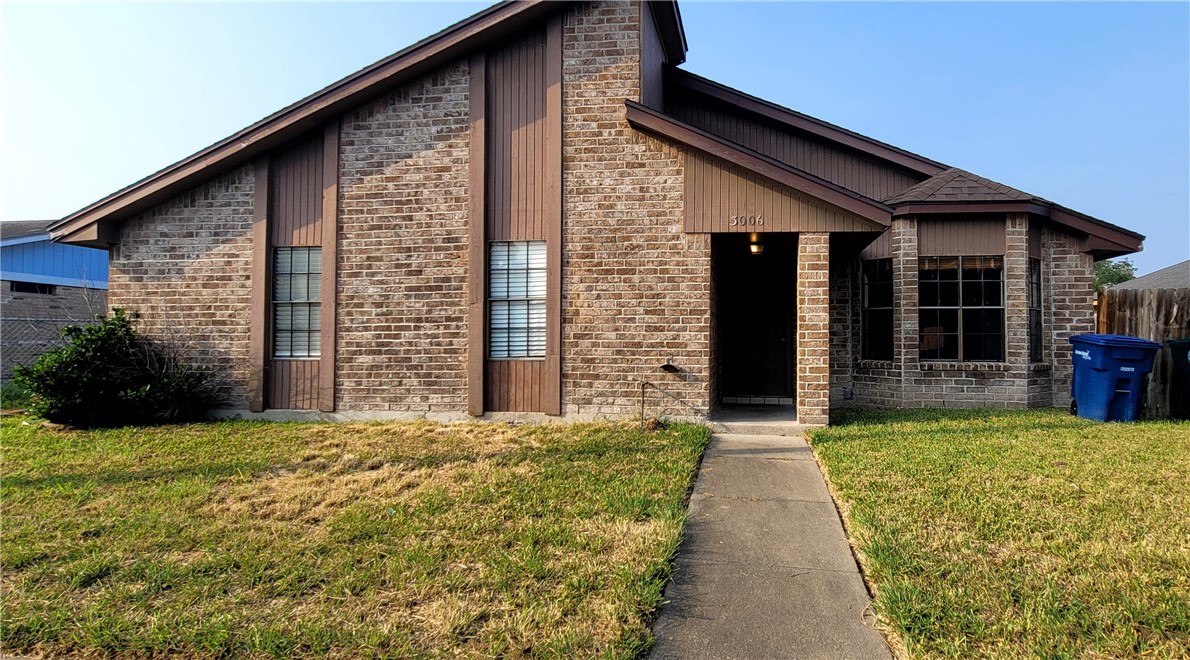3006 Hilldale Dr Property Photo 1