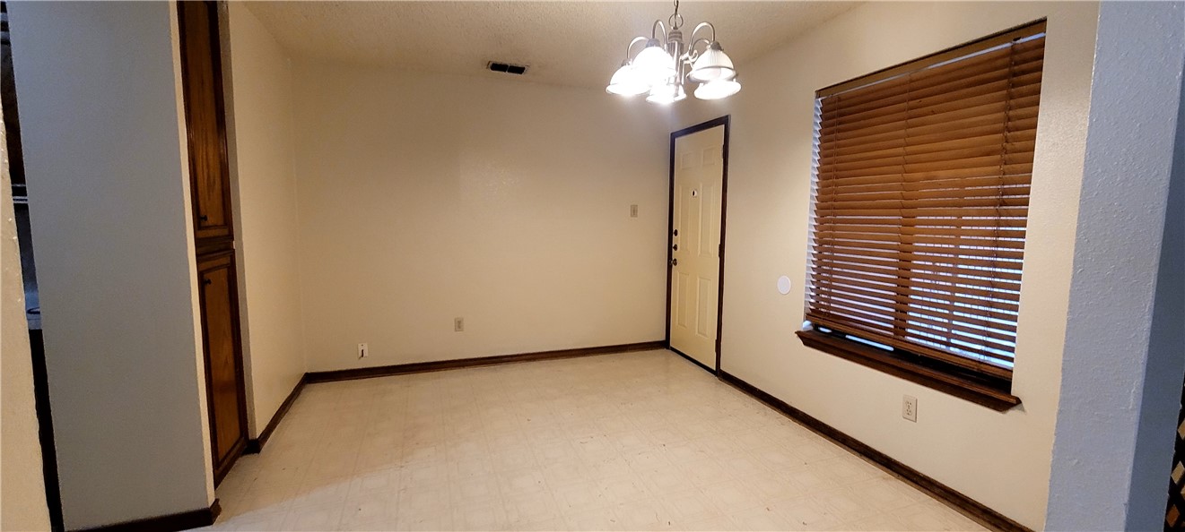 3006 Hilldale Dr Property Photo 5