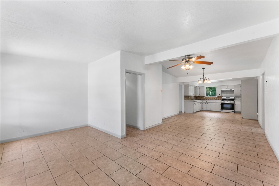 4917 Marion St Property Photo 3