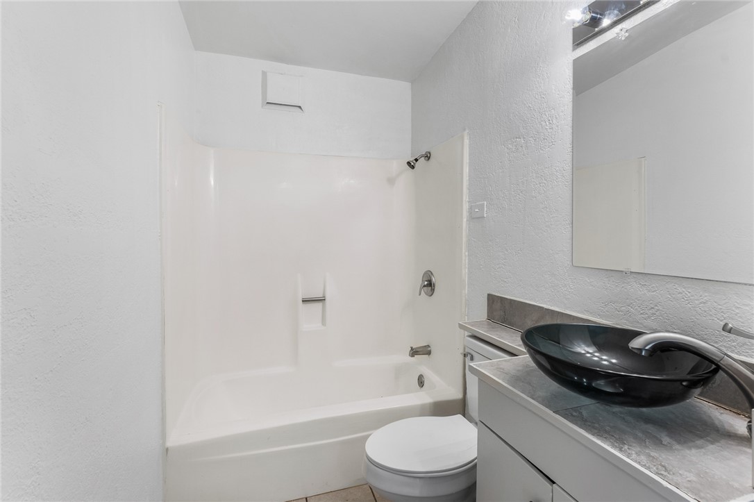 4917 Marion St Property Photo 11