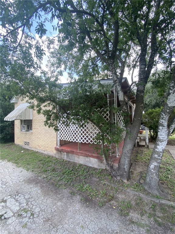 1040 E 5th St Property Photo 11