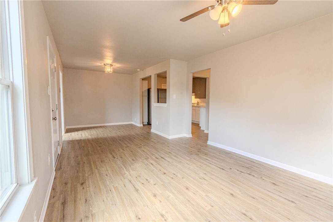 4338 Cottage St Property Photo 4