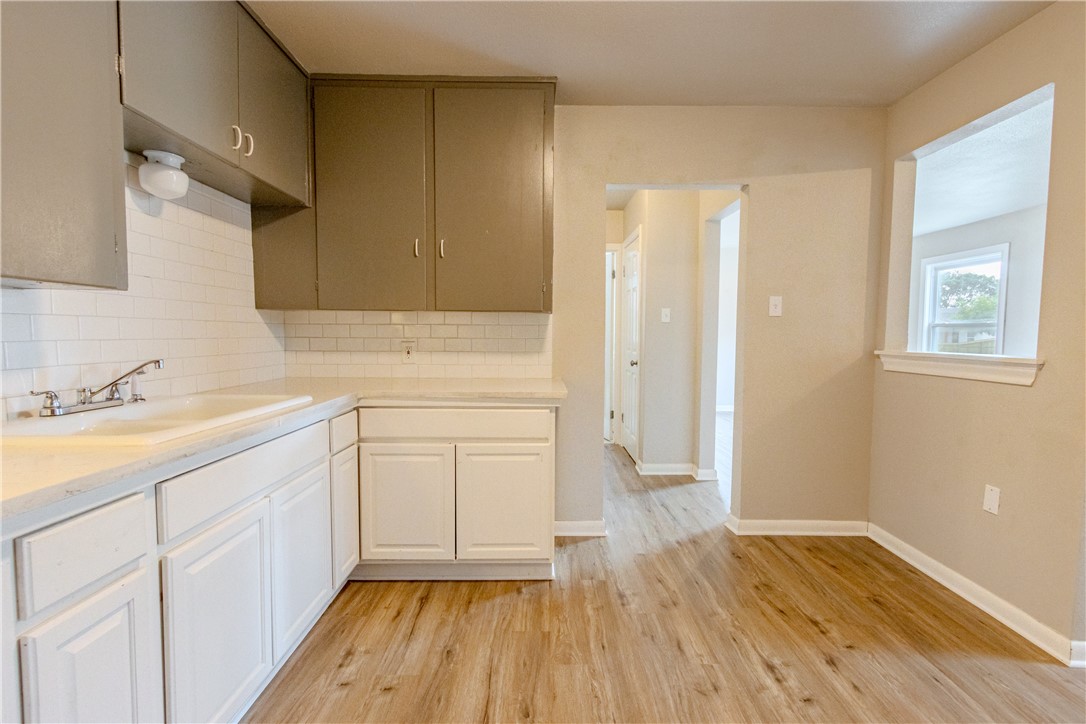 4338 Cottage St Property Photo 7