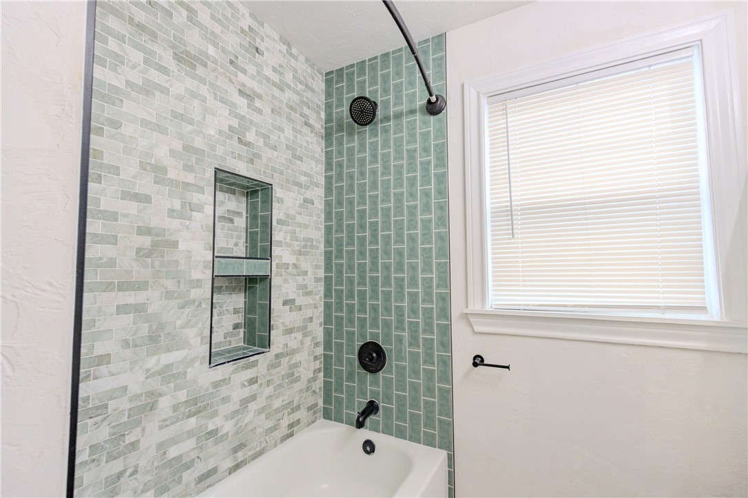 4338 Cottage St Property Photo 10