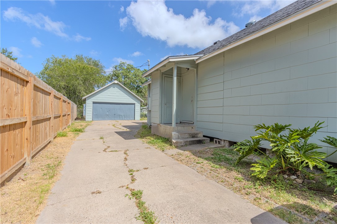 4338 Cottage St Property Photo 14