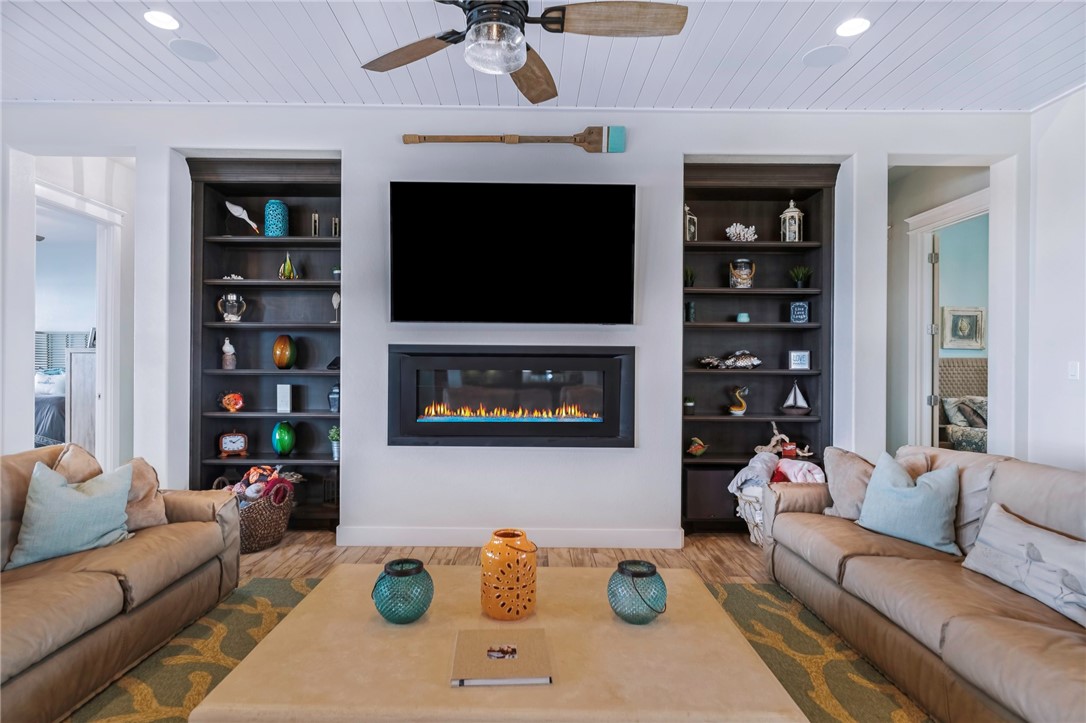 2719 Stella Property Photo 4