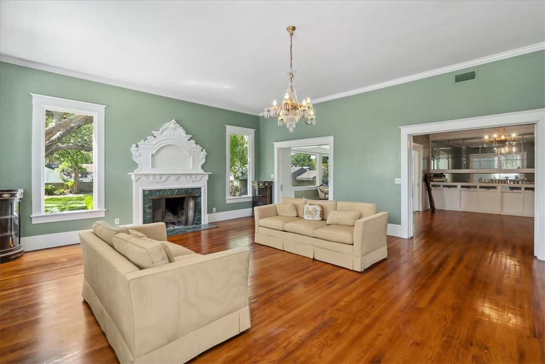 1309 N Adams St Property Photo 7