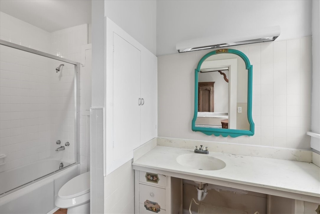1309 N Adams St Property Photo 31