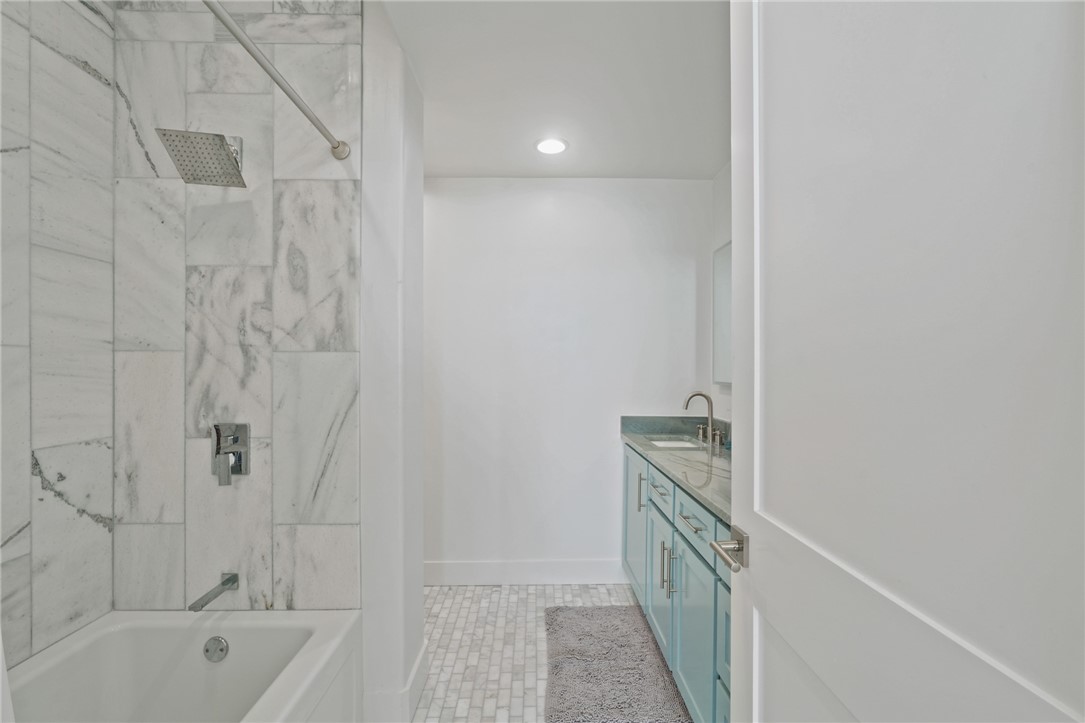 4600 Ocean Dr Property Photo 25