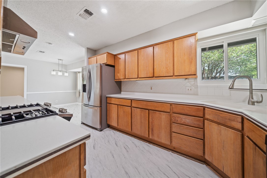 6906 Aswan Dr Property Photo 10