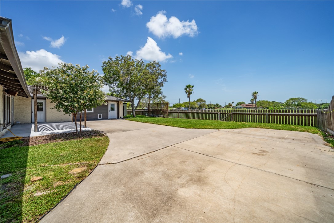 6906 Aswan Dr Property Photo 37