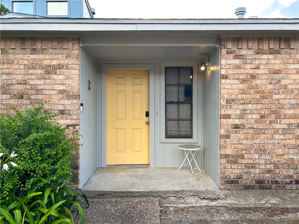 1818 Rodd Field E2 Property Photo 1