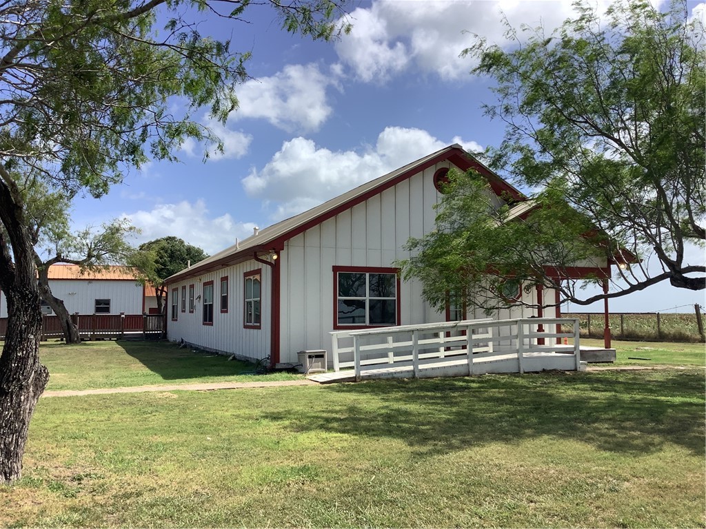 8694 County Road 1258 Property Photo 1