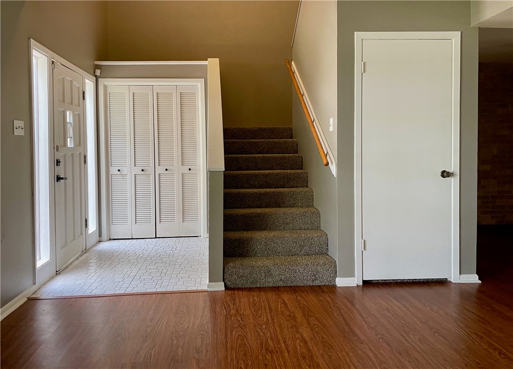 5444 Stonegate Way Property Photo 3