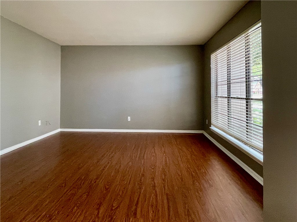 5444 Stonegate Way Property Photo 4