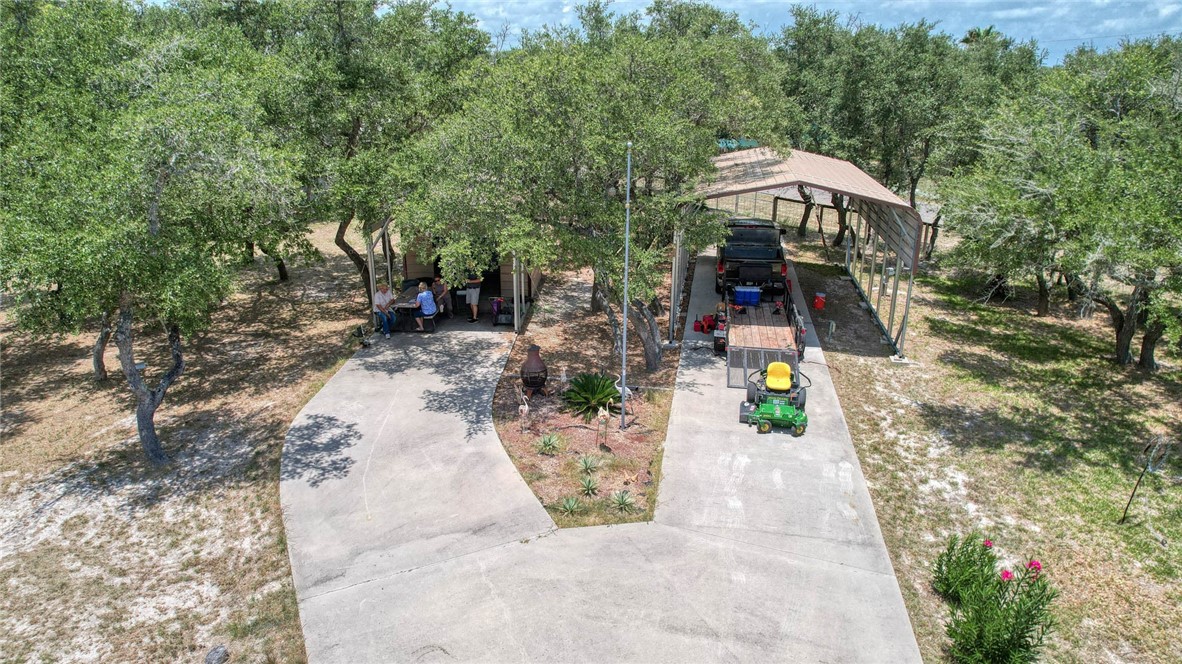 527 N Traylor Ave Property Photo 1