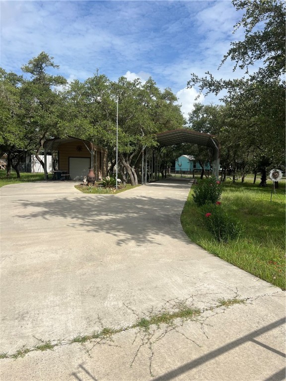 527 N Traylor Ave Property Photo 6