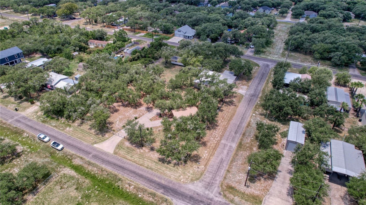 527 N Traylor Ave Property Photo 8