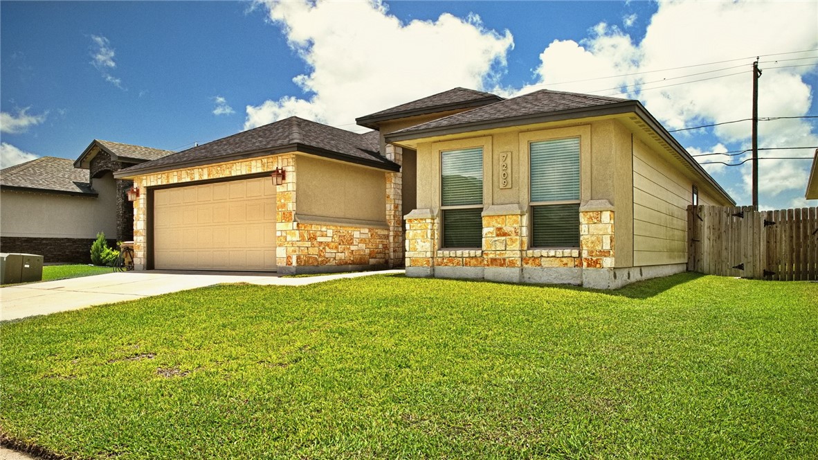 7209 Lake Tranquility Dr Property Photo 2