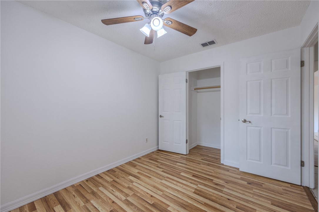 2221 Meadowgrove Dr Property Photo 18