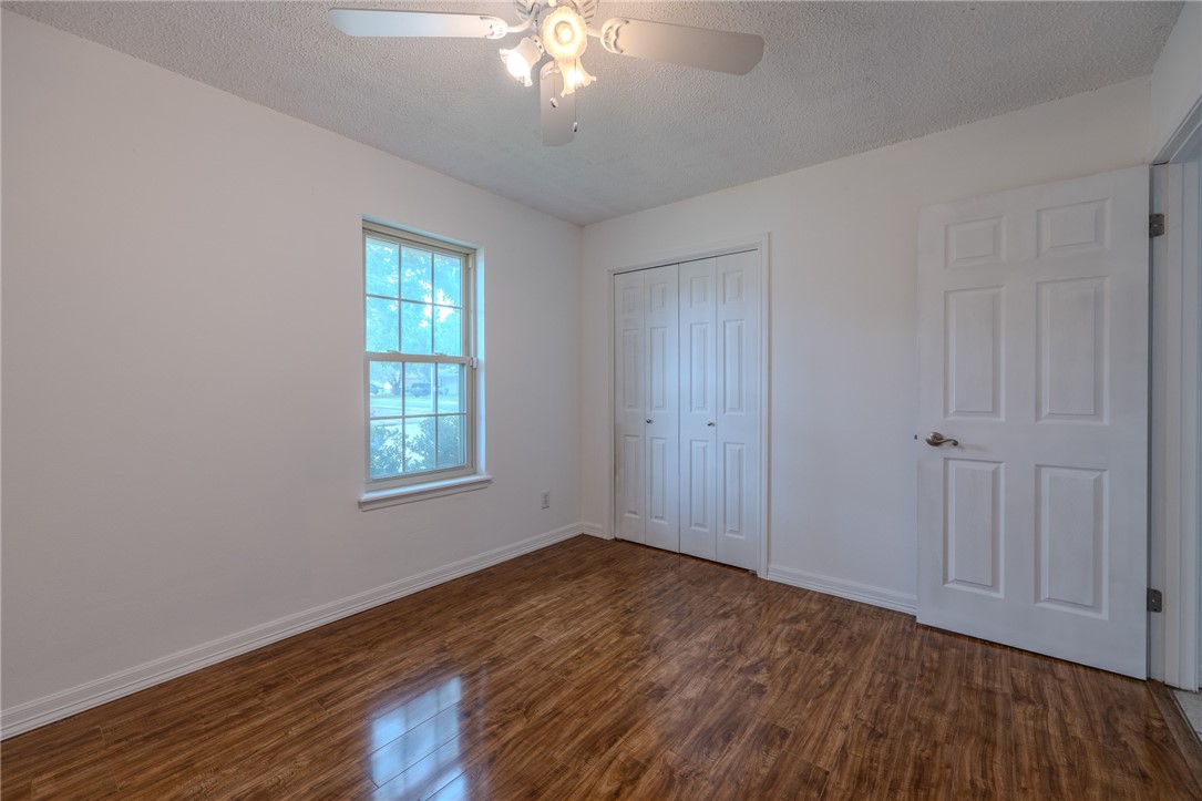 2221 Meadowgrove Dr Property Photo 20