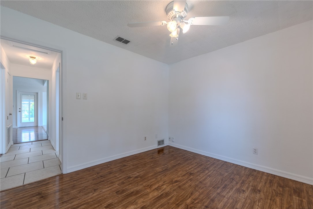2221 Meadowgrove Dr Property Photo 22