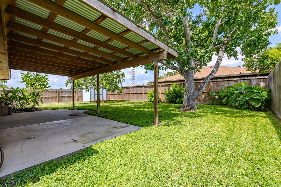 2221 Meadowgrove Dr Property Photo 27