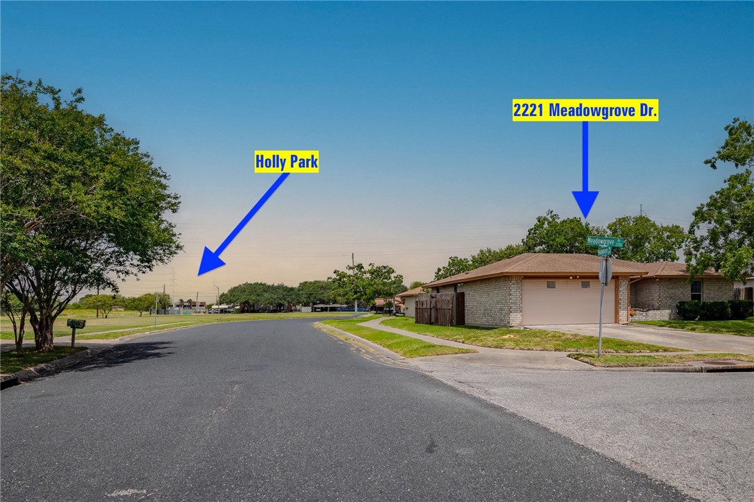 2221 Meadowgrove Dr Property Photo 31