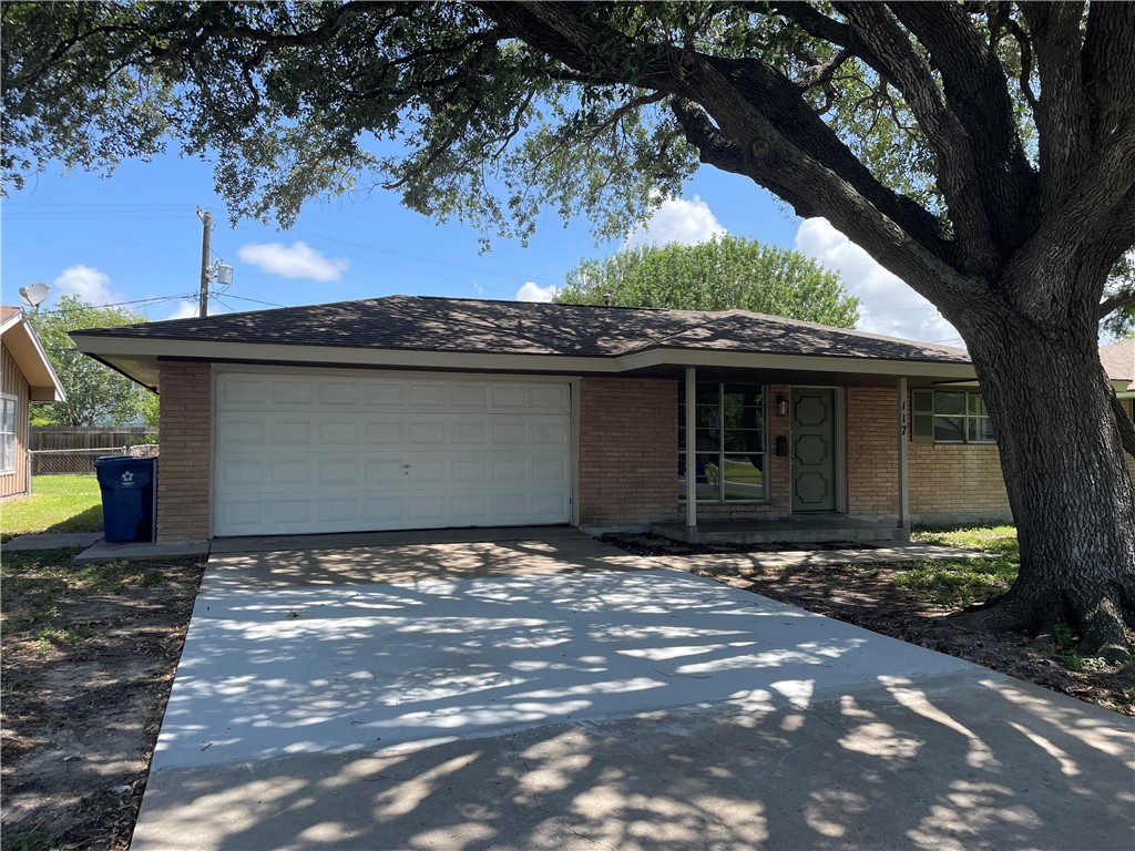 117 E Broadway Ave Property Photo 1