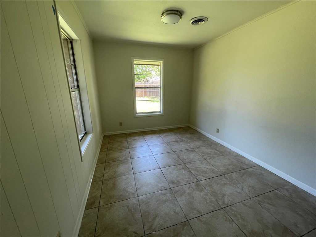 117 E Broadway Ave Property Photo 16