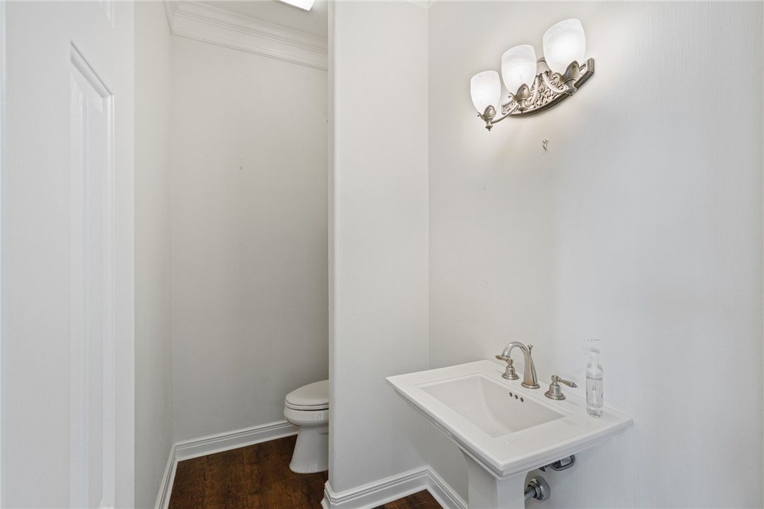 10 Kingfisher Ln Property Photo 9