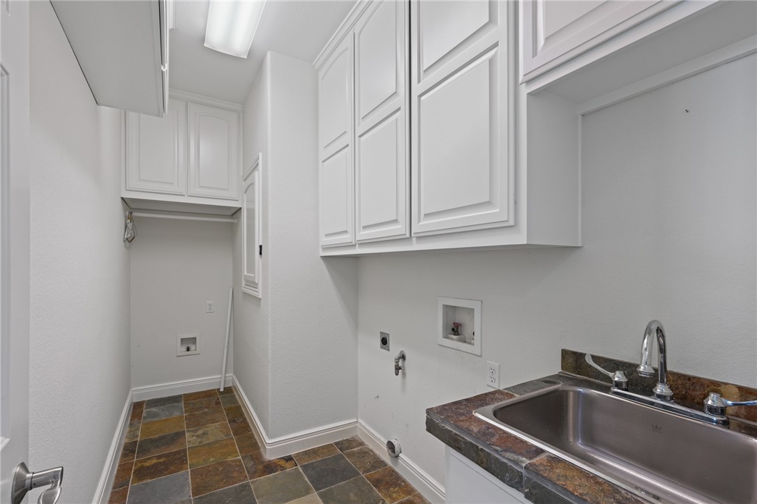 10 Kingfisher Ln Property Photo 14