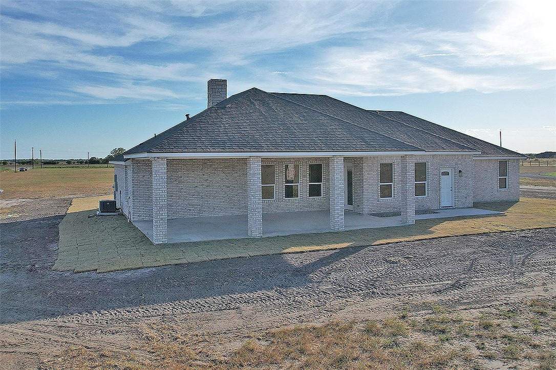 6428 Fm 624 Property Photo 2