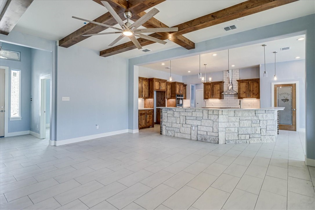 6428 Fm 624 Property Photo 4