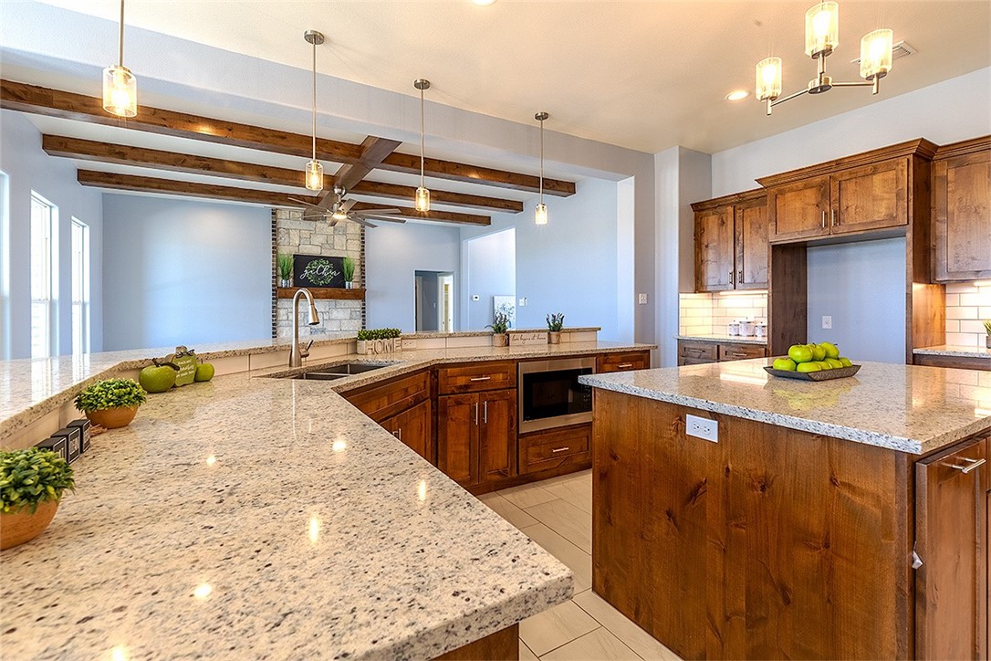 6428 Fm 624 Property Photo 10