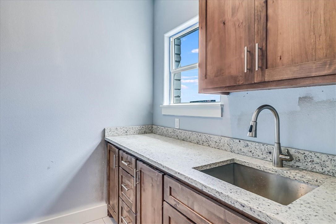 6428 Fm 624 Property Photo 28