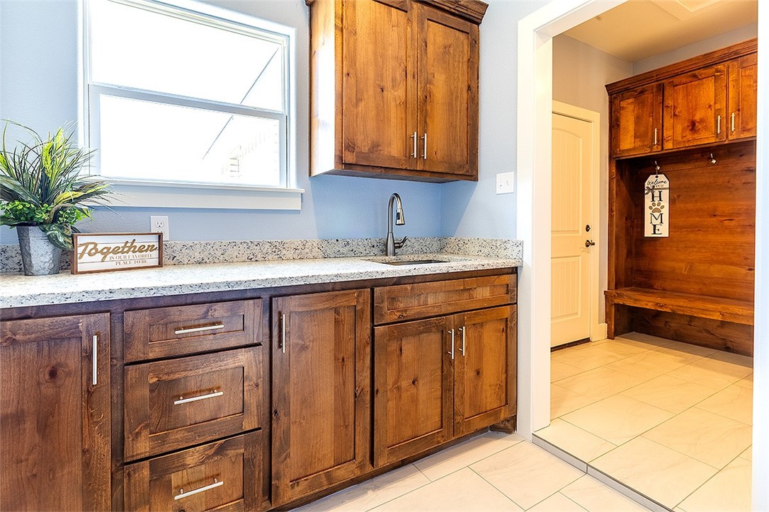 6428 Fm 624 Property Photo 31