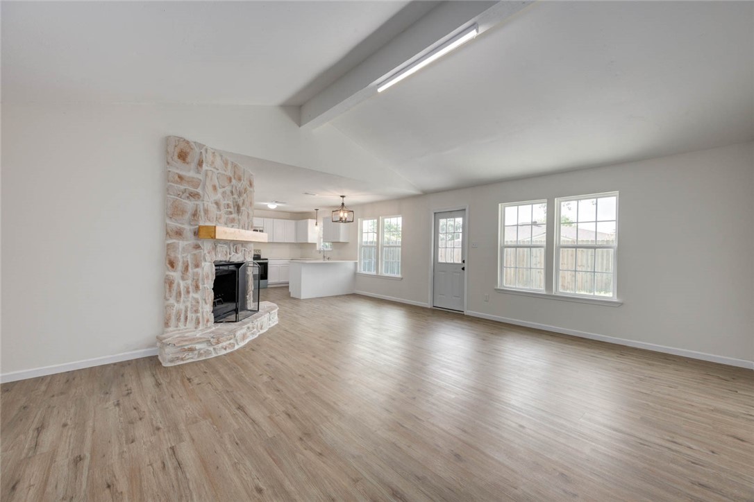 913 Knot Property Photo 4