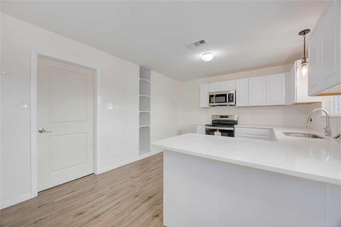 913 Knot Property Photo 11